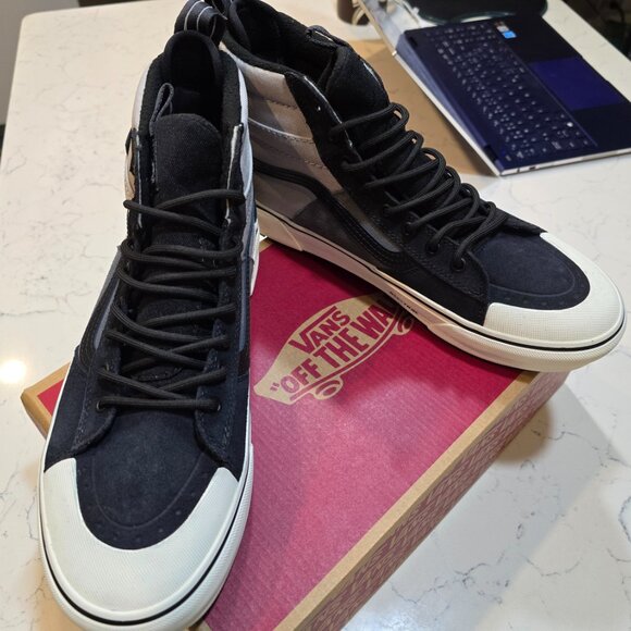 Vans MTE Sk8-Hi Waterproof Skate Sneakers Shoes Gray/Black VN000CVT239 US 10 NEW - Picture 4 of 14